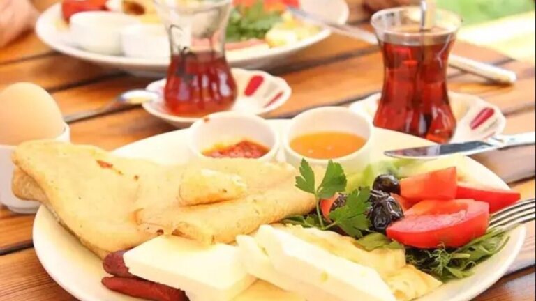 Yıllarca kendimizi hasta ettik! Bu kahvaltılıklar kanser yapıyor…