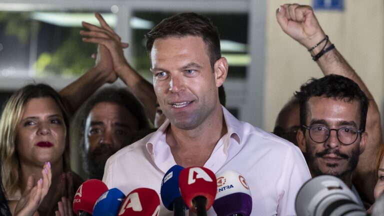 Yunanistan’da sol Syriza partisinde kriz: Yeni lideri protesto eden 9 vekil istifa etti