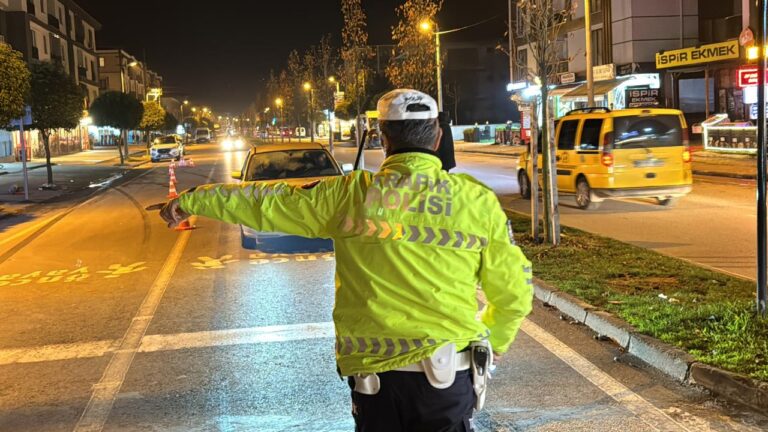 Tokat’ta “dur” ihtarına uymayan sürücüye 33 bin 339 lira ceza