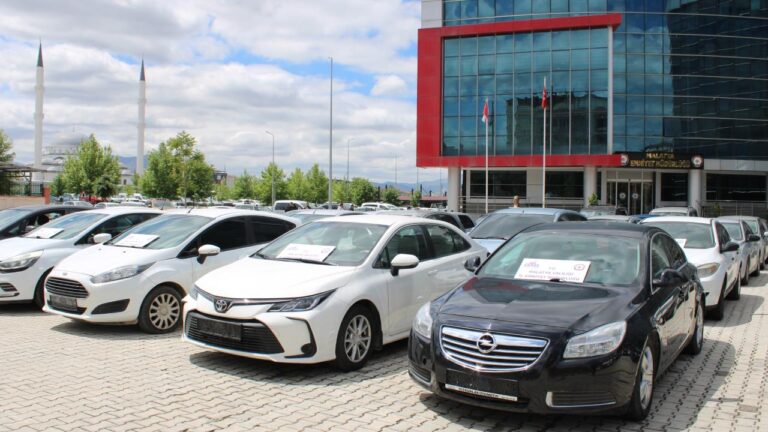 Malatya'da otomobil dolandırıcılarına operasyon: 11 gözaltı