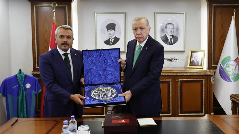 Cumhurbaşkanı Erdoğan”dan Rize Valiliği’ne ziyaret