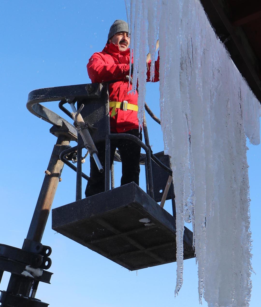 ERZURUM'DA-ICE-break-TIMI-GOREVDE_445534_131591