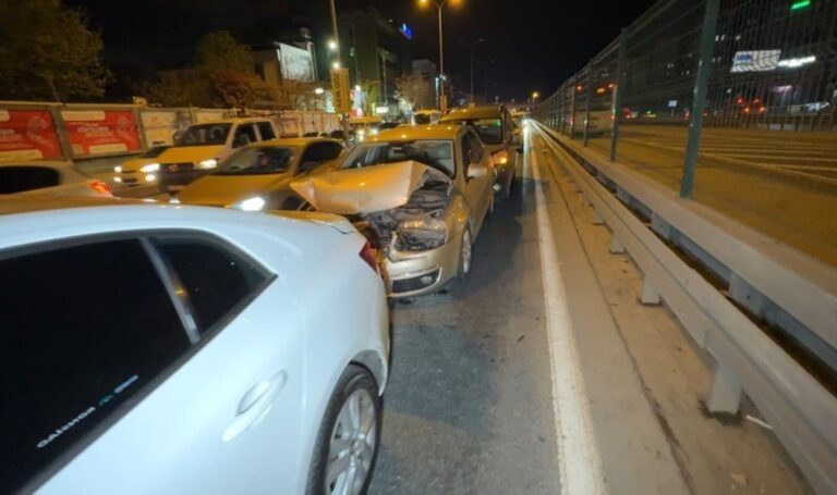 D-100 Karayolu’nda zincirleme kaza: Trafik yoğunluğu oluştu – Son Dakika Türkiye Haberleri