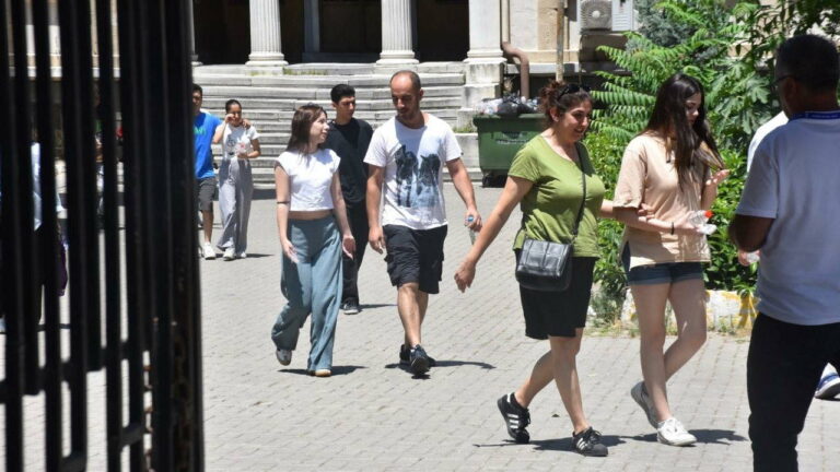 YKS sona erdi: Öğrenciler soruları yorumladı! – Son Dakika Eğitim Haberleri