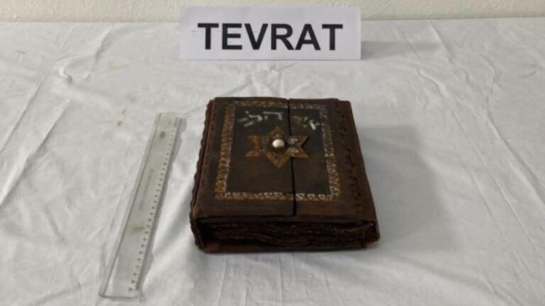 Kırşehir’de 700 yıllık Tevrat ele geçirildi